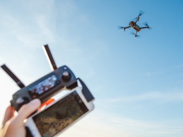 Conheça a Revolução do FPV: Domine os Drones de Corrida